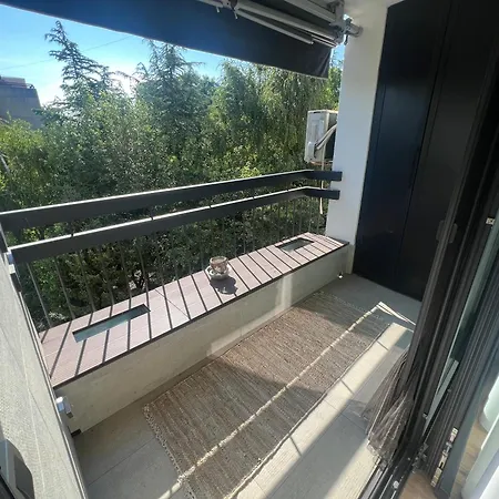 Stylish Spacious Flat In Quiet Locale Apartment *