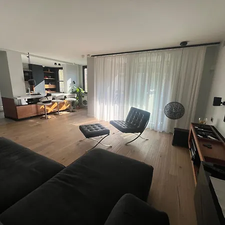 Apartment Stylish Spacious Flat In Quiet Locale Novi Sad