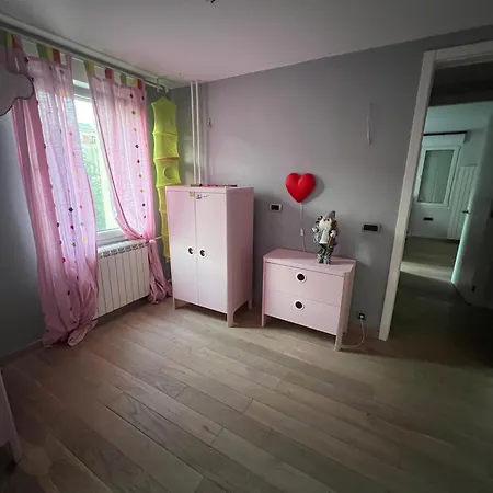 Apartment Stylish Spacious Flat In Quiet Locale *